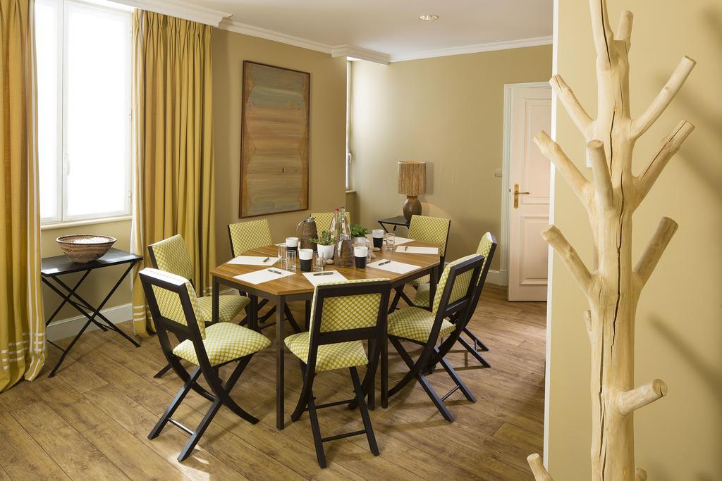 Hotel De France Angerville  Экстерьер фото