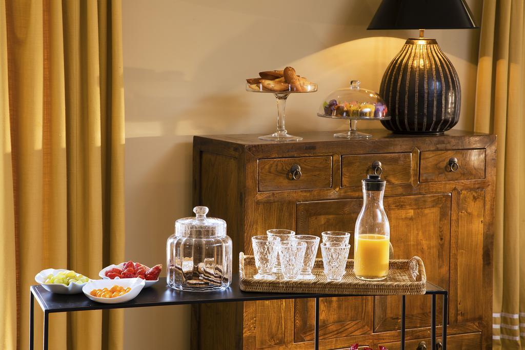 Hotel De France Angerville  Экстерьер фото